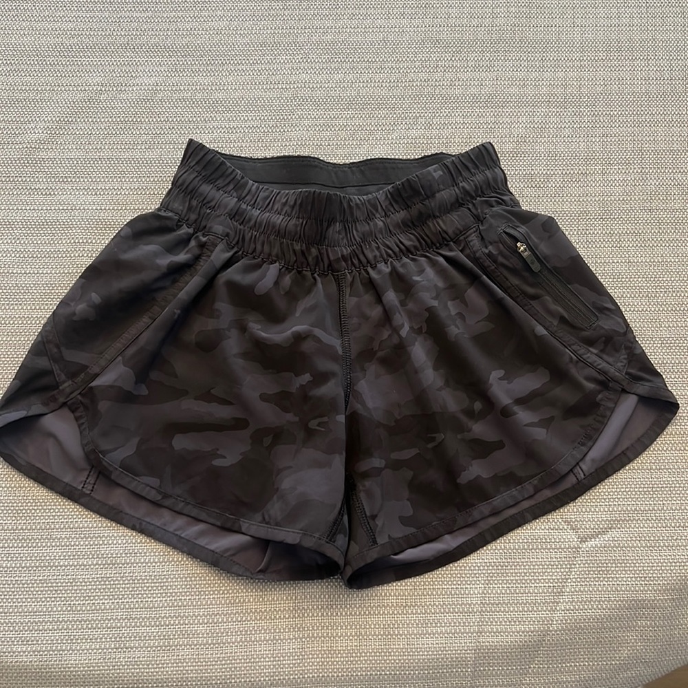 Lululemon Track that high-rise 3" - Camo